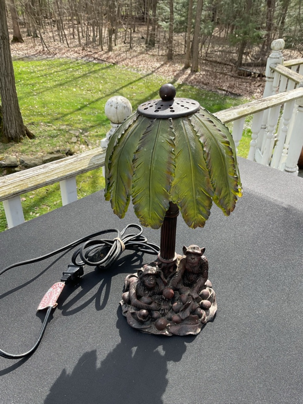 Cast Resin Monkeys w/Coconut Palm Tree Lamp Tiffany Style (damaged leaf)